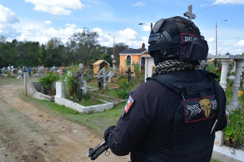 Operativo de seguridad en panteones por Día de Muertos - :::: CONEXION ...